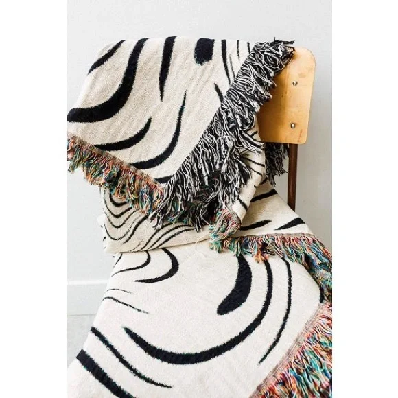 WAVY Boho Blanket 🖤 - Picture 2 of 5